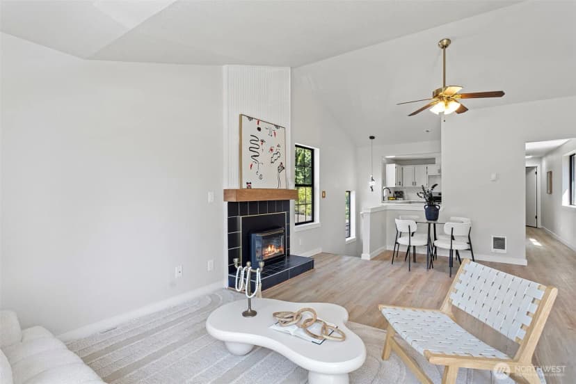 Property photo for 14026 Wallingford Avenue N, Seattle photo 5
