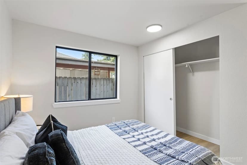 Property photo for 14026 Wallingford Avenue N, Seattle photo 20