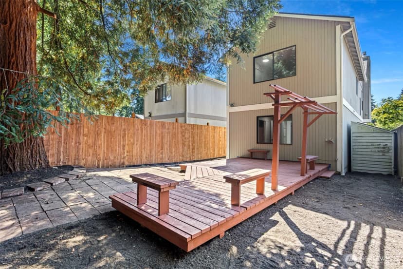 Property photo for 14026 Wallingford Avenue N, Seattle photo 25