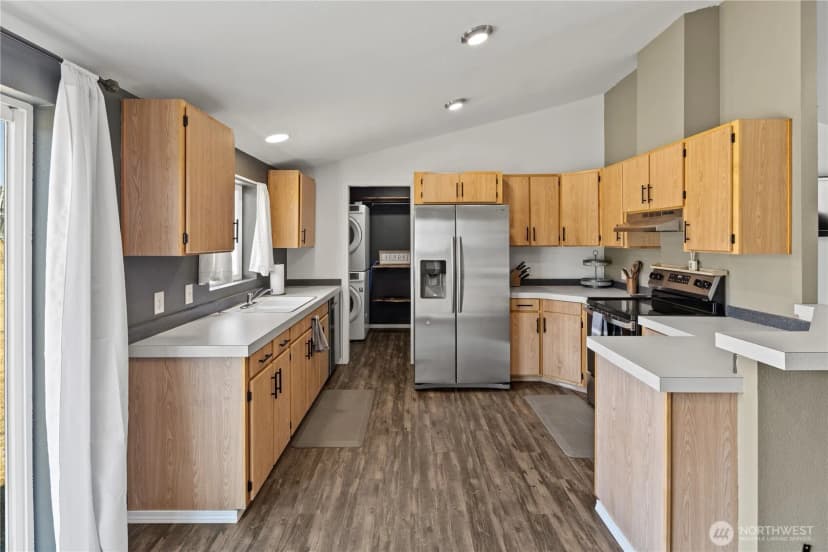 Property photo for 215 296th Street S, Roy photo 15