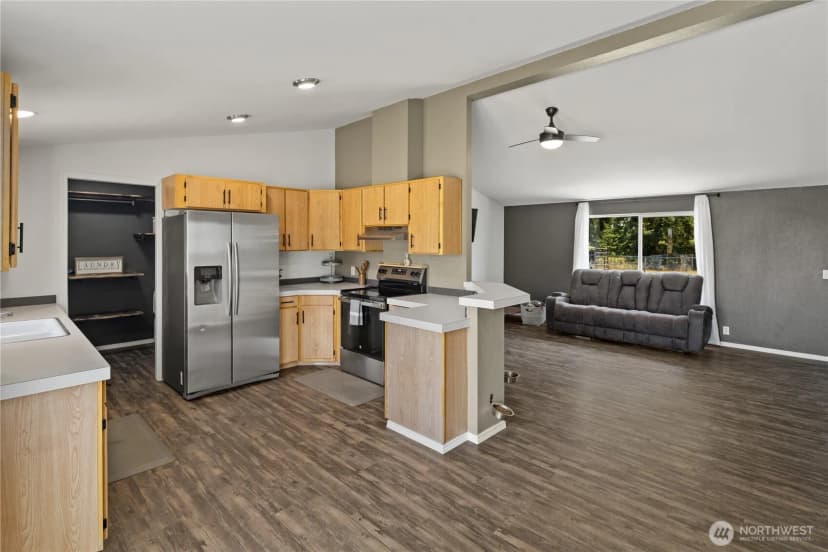 Property photo for 215 296th Street S, Roy photo 14