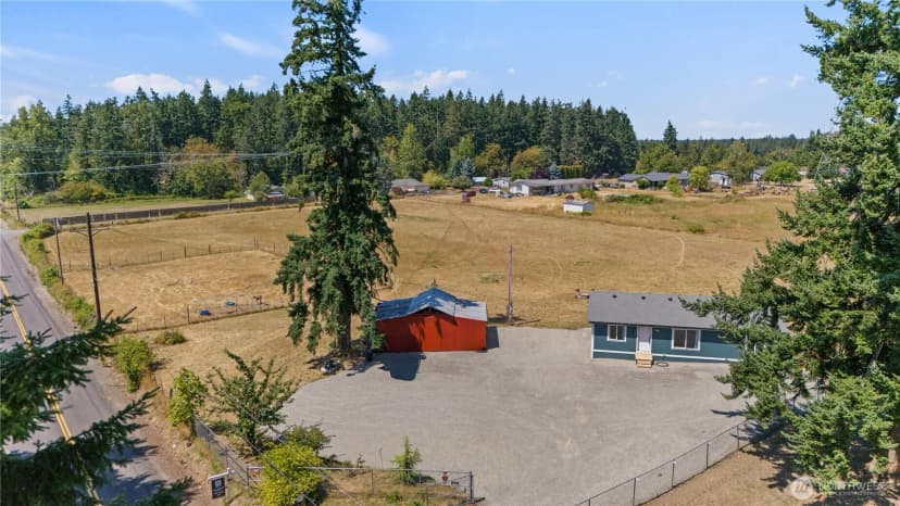 Property photo for 215 296th Street S, Roy photo 2