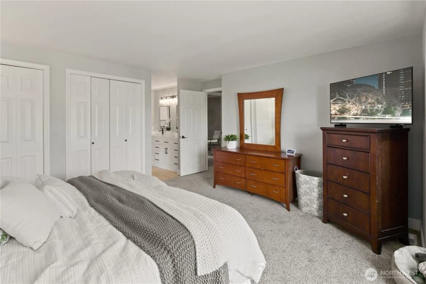 Property photo for 29521 215th Avenue Se, Kent photo 23