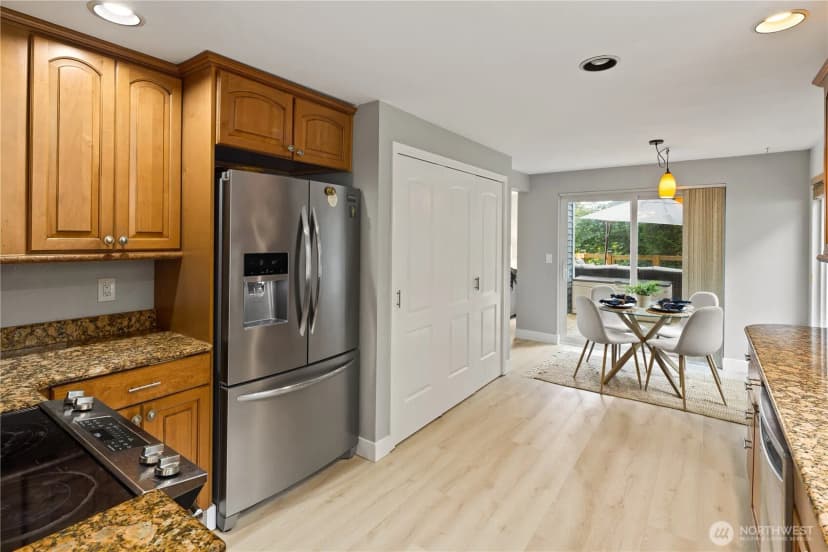 Property photo for 29521 215th Avenue Se, Kent photo 14
