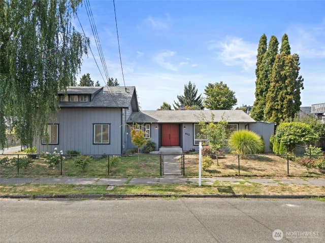 Property photo for 612 7th St Sw, Puyallup