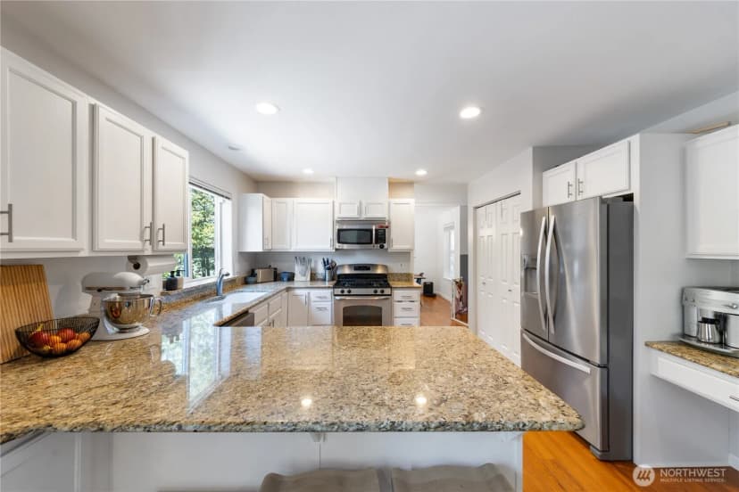 Property photo for 2118 Meadows Lane, Anacortes photo 6
