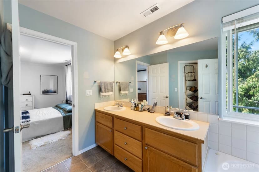Property photo for 2118 Meadows Lane, Anacortes photo 18