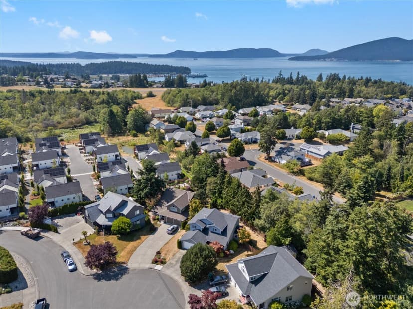 Property photo for 2118 Meadows Lane, Anacortes photo 2