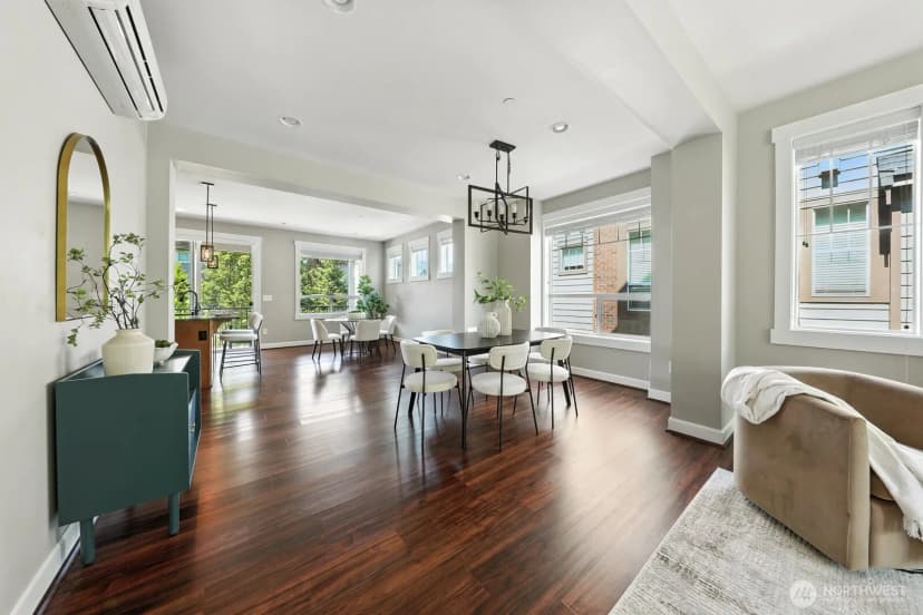 Property photo for 1021 10th Avenue Ne, Issaquah photo 6