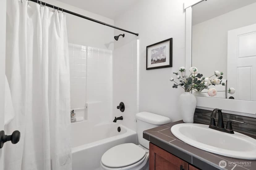 Property photo for 1021 10th Avenue Ne, Issaquah photo 21