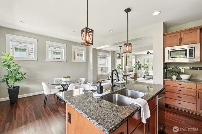 Property photo for 1021 10th Avenue Ne, Issaquah photo 10