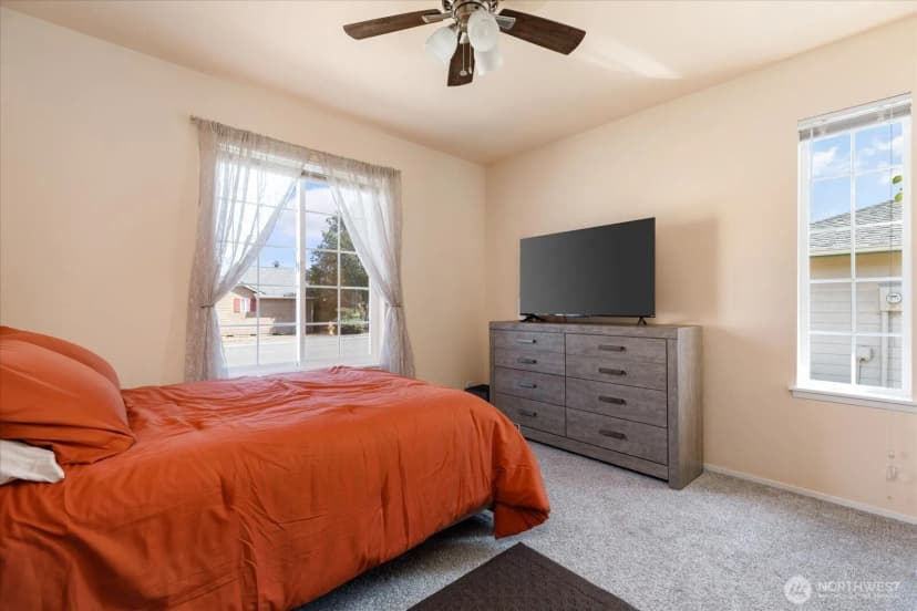 Property photo for 1561 Sw 8th Avenue, Oak Harbor photo 19