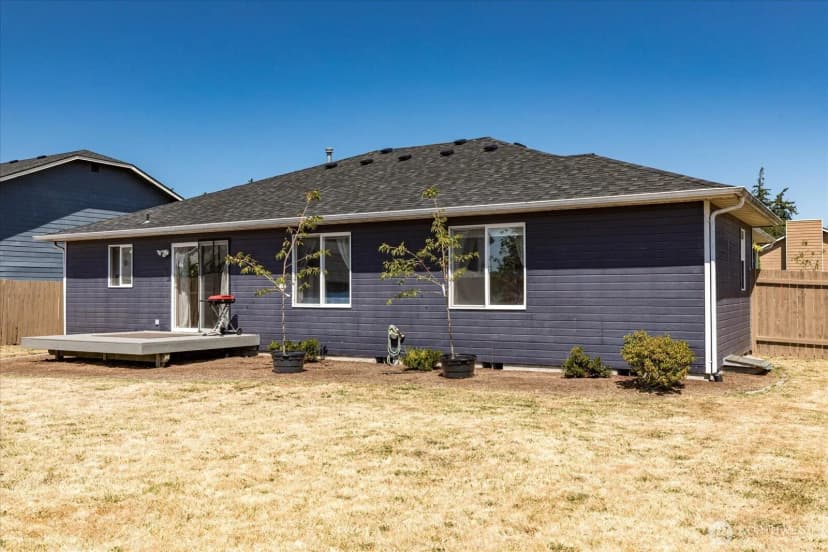 Property photo for 1561 Sw 8th Avenue, Oak Harbor photo 28