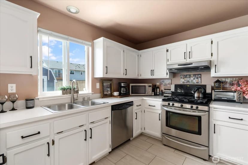 Property photo for 1561 Sw 8th Avenue, Oak Harbor photo 13