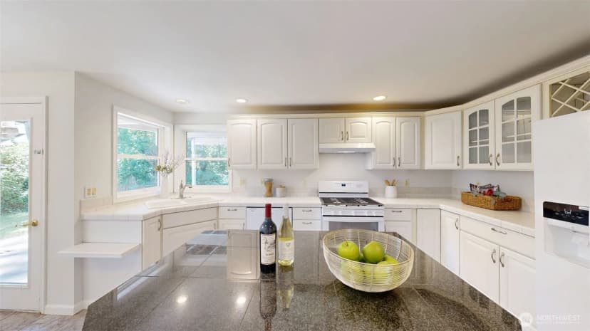 Property photo for 748 Vashon Place Ne, Renton photo 23