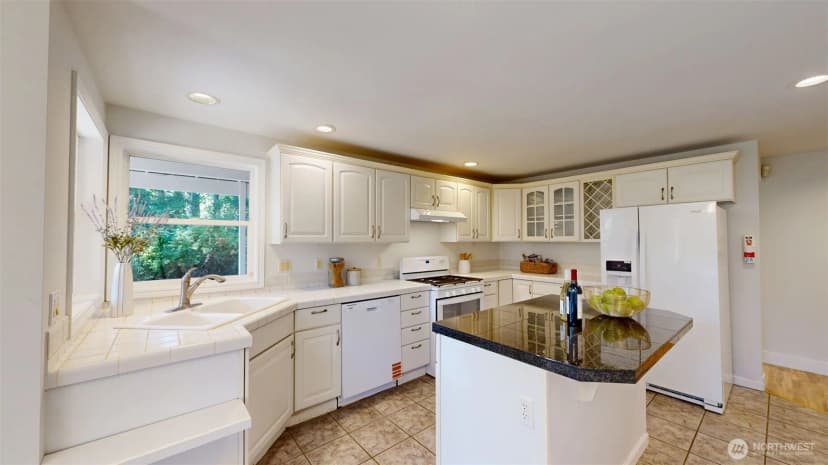 Property photo for 748 Vashon Place Ne, Renton photo 22