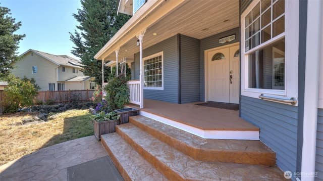 Property photo for 748 Vashon Place Ne, Renton photo 3