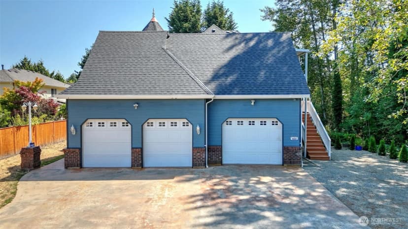 Property photo for 748 Vashon Place Ne, Renton photo 2