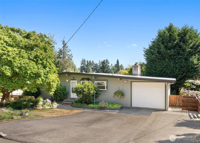 Property photo for 16205 Se 7th Street, Bellevue photo 2