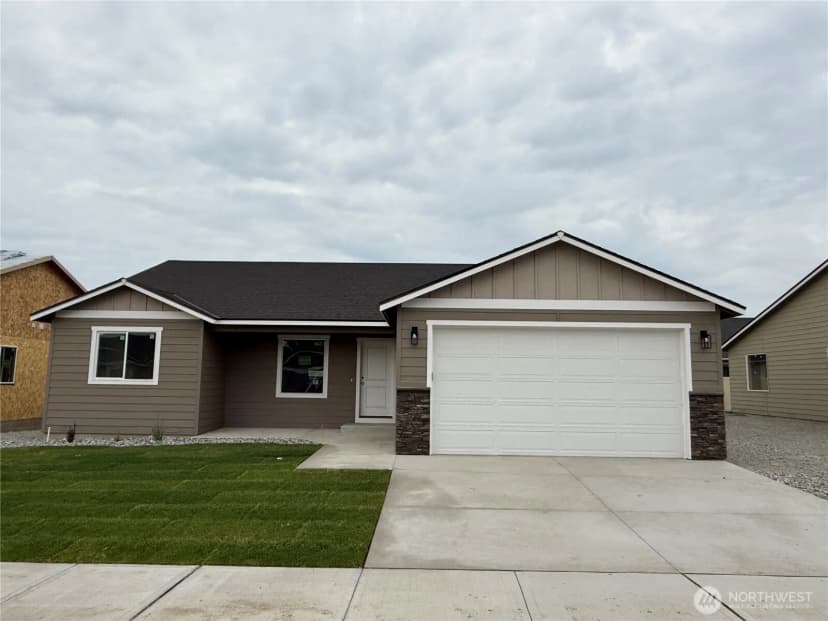 Property photo for 40 Salmon Drive, Wenatchee