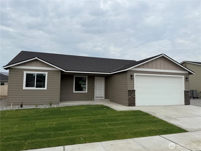 Property photo for 40 Salmon Drive, Wenatchee photo 2