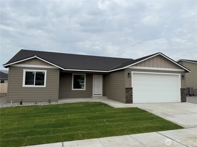 Property photo for 40 Salmon Drive, Wenatchee photo 2