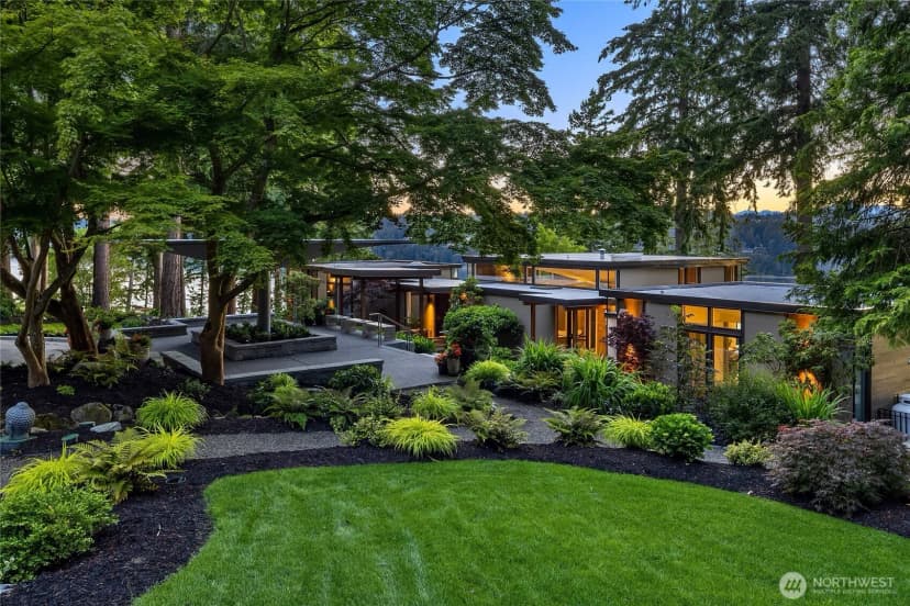 Property photo for 7799 Hansen Road Ne, Bainbridge Island photo 2