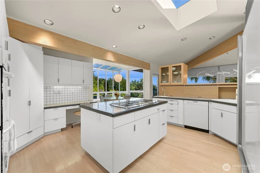 Property photo for 733 Fieldston Drive, Bellingham photo 18