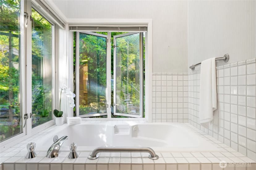 Property photo for 733 Fieldston Drive, Bellingham photo 24