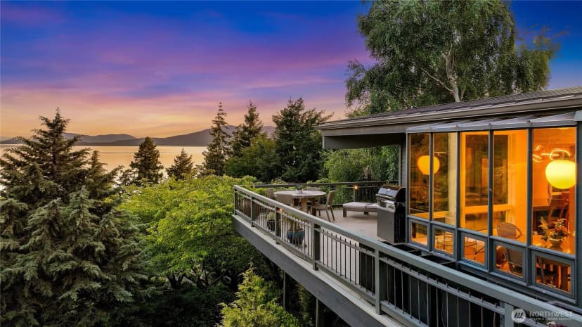 Property photo for 733 Fieldston Drive, Bellingham