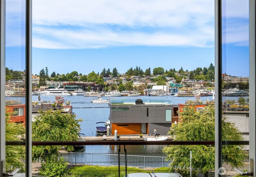 Property photo for 2836 Fairview Avenue E, Seattle photo 21
