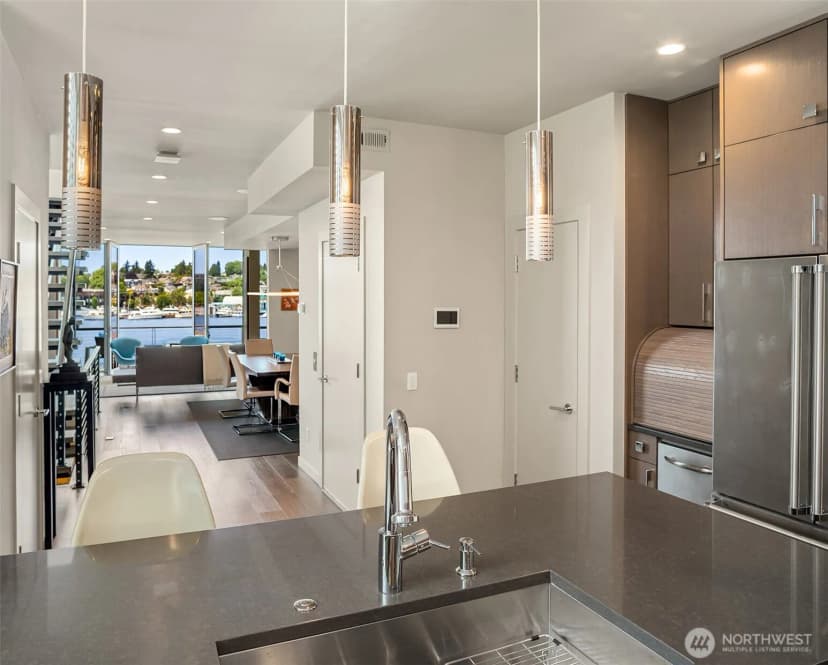 Property photo for 2836 Fairview Avenue E, Seattle photo 12