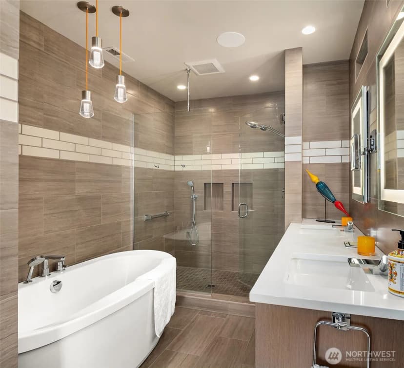 Property photo for 2836 Fairview Avenue E, Seattle photo 17