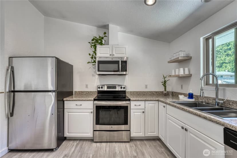 Property photo for 7325 E Maple Street, Port Orchard photo 8