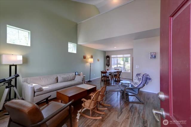 Property photo for 6109 Perry Avenue Se, Auburn photo 4