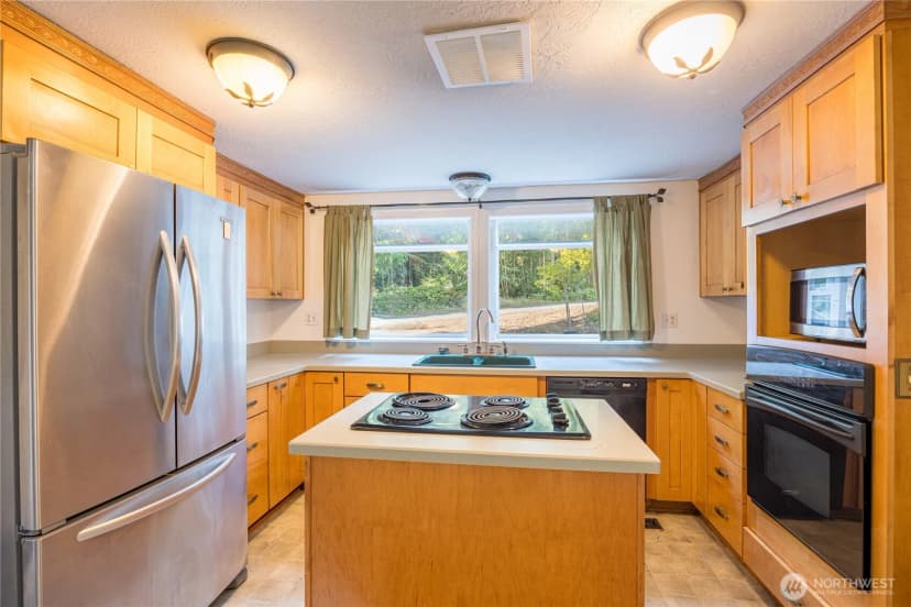 Property photo for 21 Hunt Road, Port Angeles photo 8