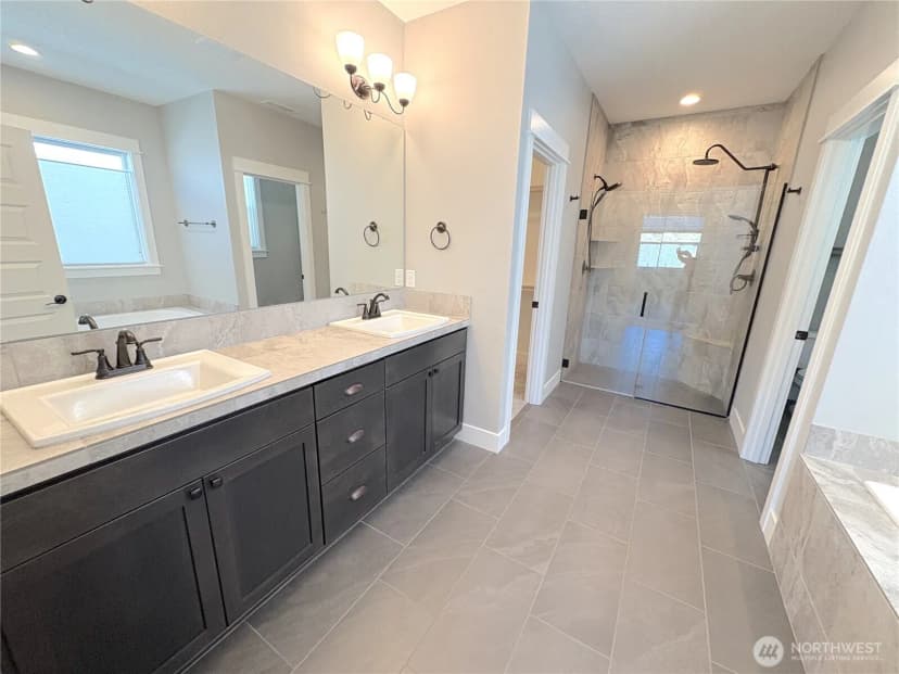 Property photo for 1690 S 50th Place, Ridgefield photo 12