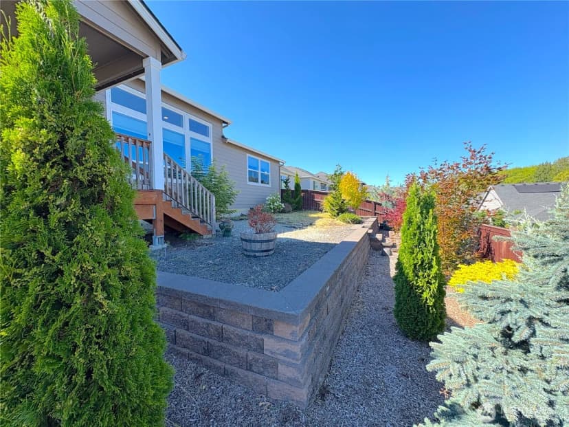 Property photo for 1690 S 50th Place, Ridgefield photo 4