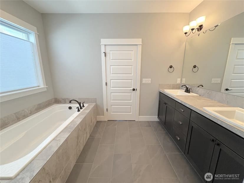 Property photo for 1690 S 50th Place, Ridgefield photo 13