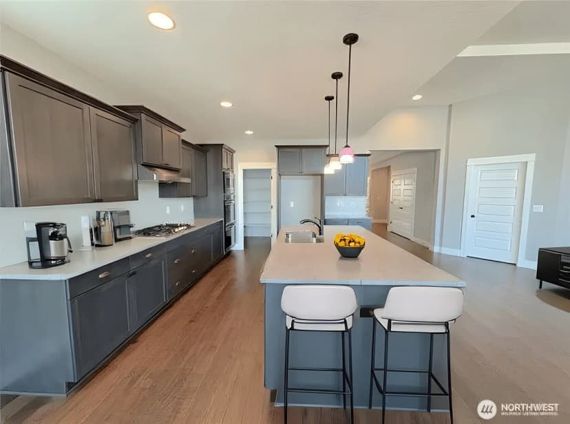 Property photo for 1690 S 50th Place, Ridgefield photo 9