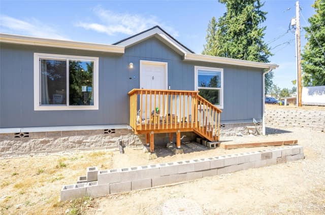 Property photo for 2794 E 1st Street, Port Orchard photo 3