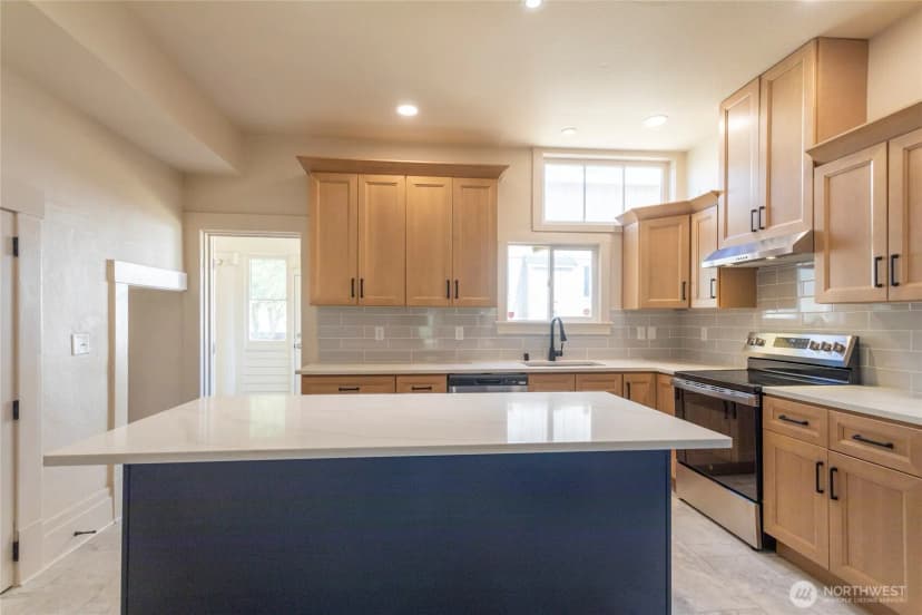 Property photo for 4809 S Yakima Avenue, Tacoma photo 8