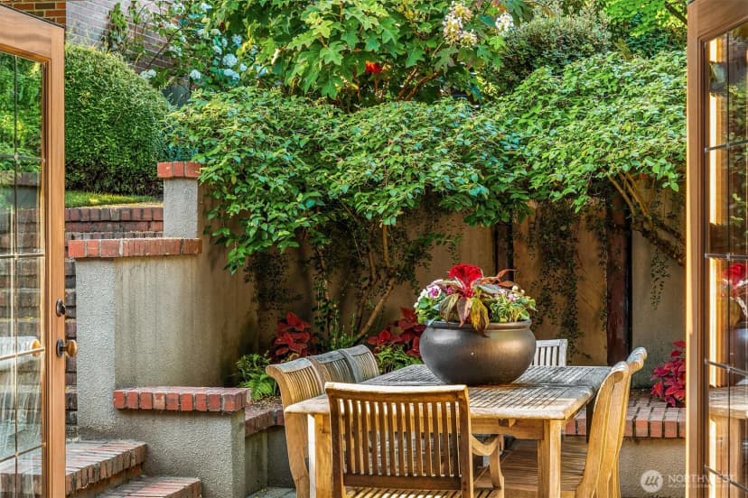 Property photo for 324 W Kinnear Place, Seattle photo 16