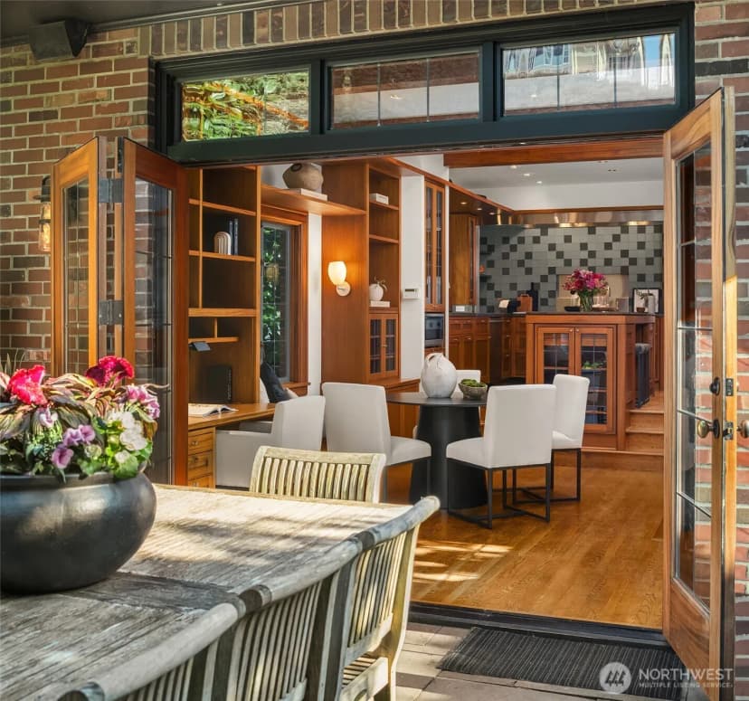 Property photo for 324 W Kinnear Place, Seattle photo 17