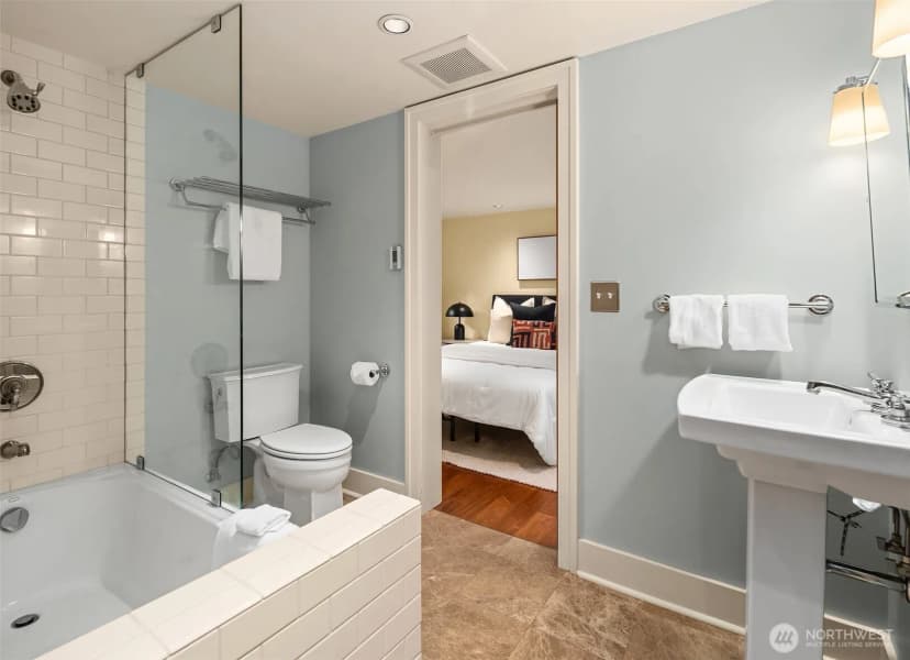 Property photo for 324 W Kinnear Place, Seattle photo 32