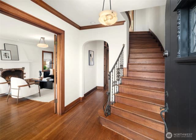 Property photo for 324 W Kinnear Place, Seattle photo 5