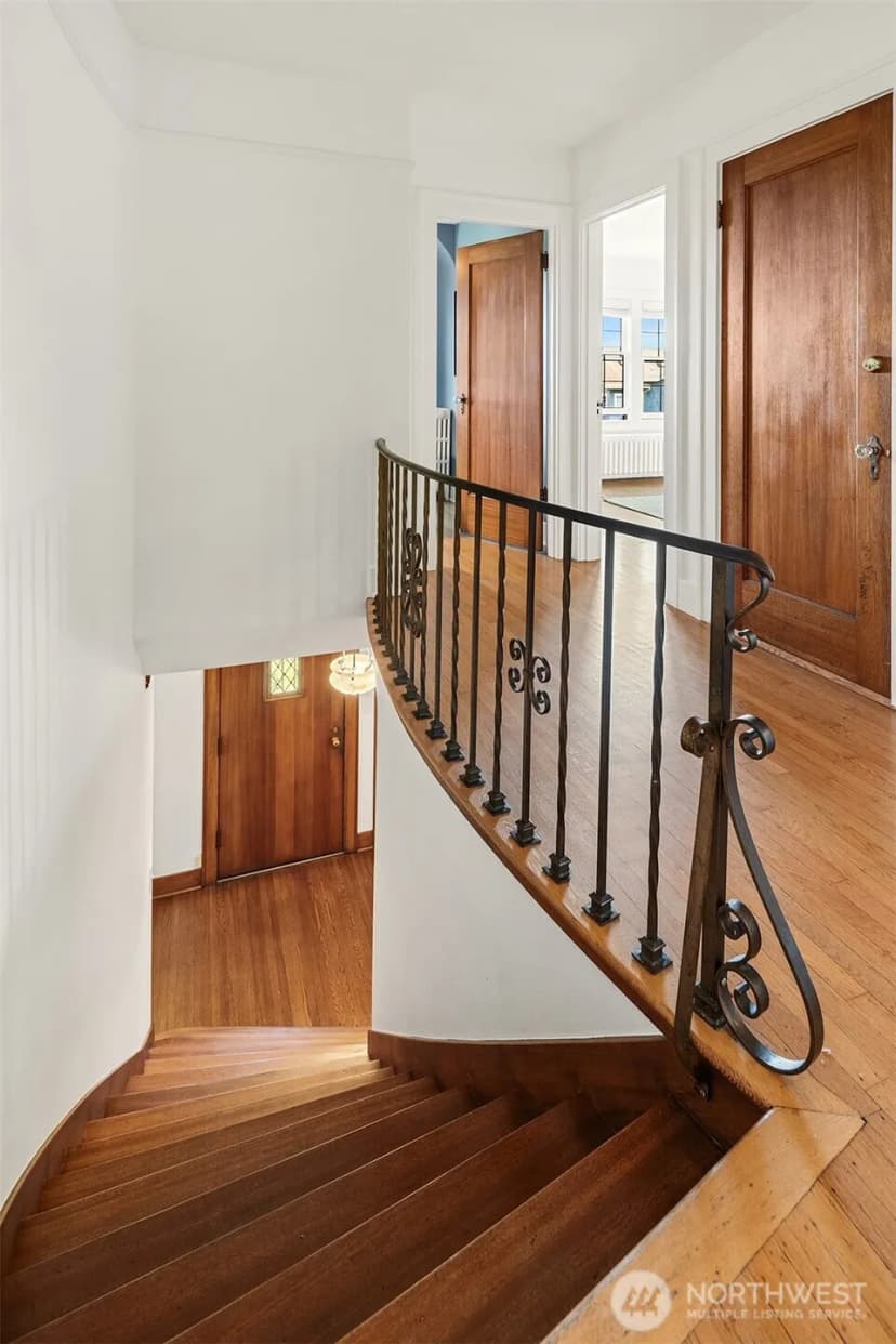 Property photo for 324 W Kinnear Place, Seattle photo 18