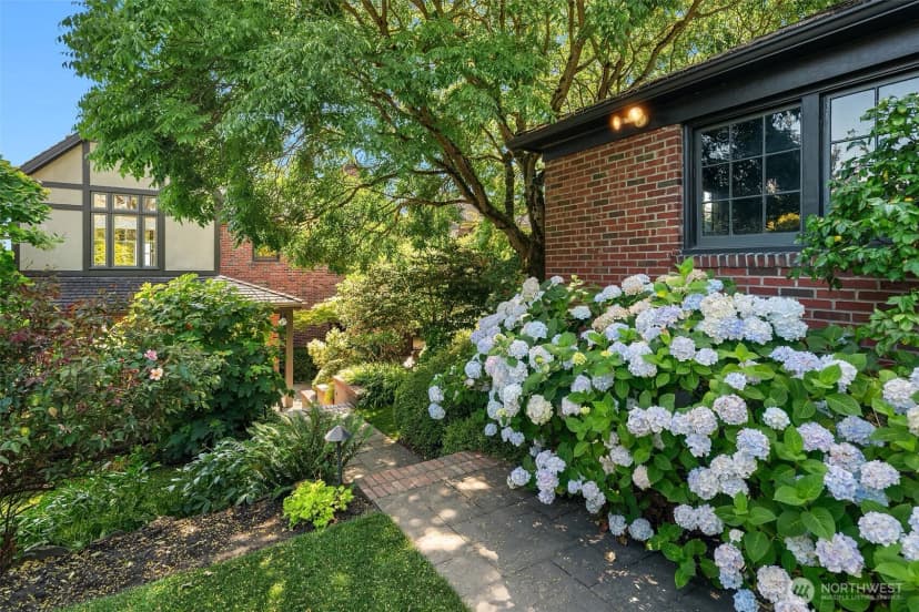 Property photo for 324 W Kinnear Place, Seattle photo 38