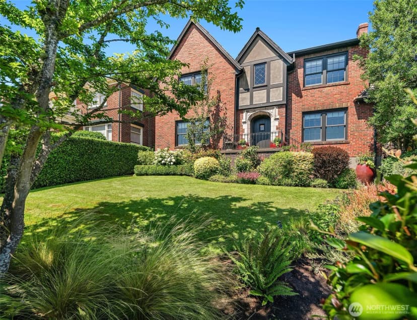 Property photo for 324 W Kinnear Place, Seattle