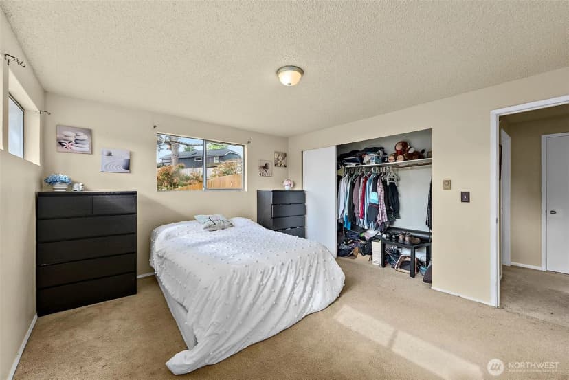 Property photo for 21043 120th Place Se, Kent photo 16